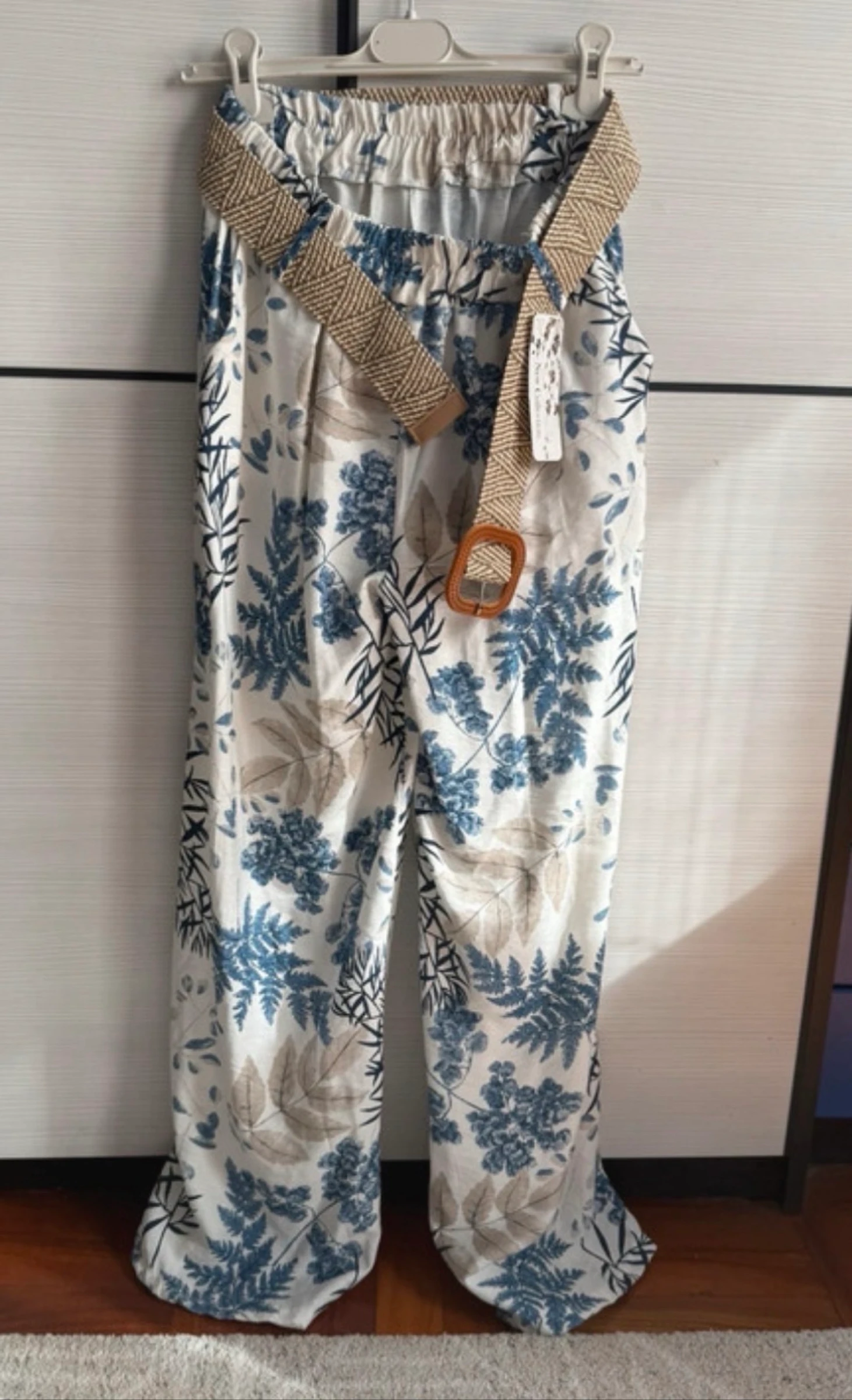 NIEUW lange vloeiende broek met bladenprint en riem – photo 4